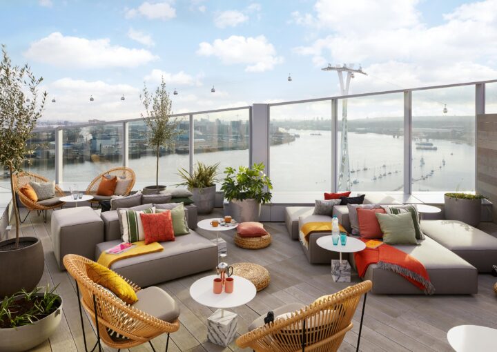 8- Peninsula Riverfront Kulüp Binası Terası