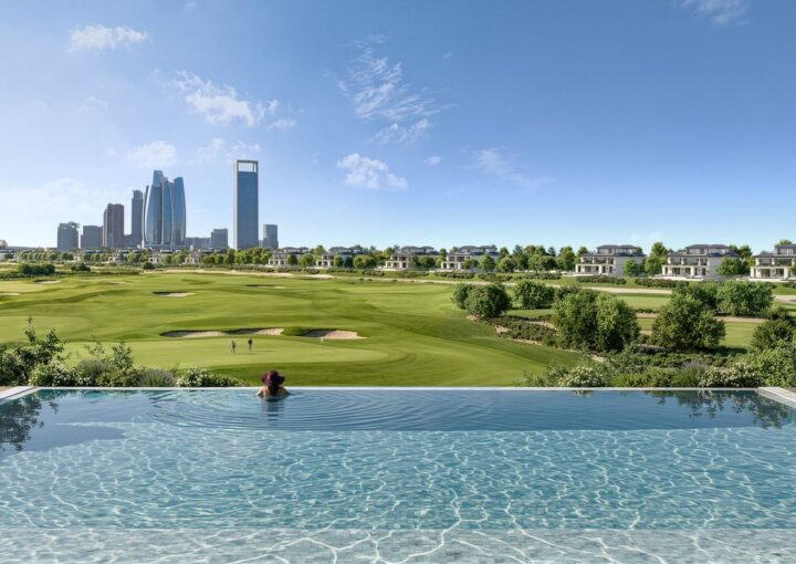 Hudayriyat Golf Estates kulüp binası havuzu